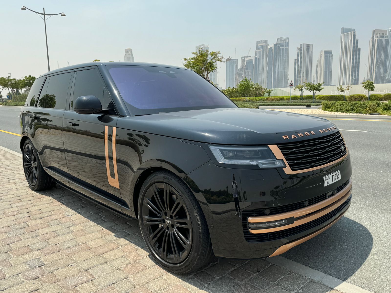 Land Rover Range Rover Vogue 2023 - Top 10 Rent A Car