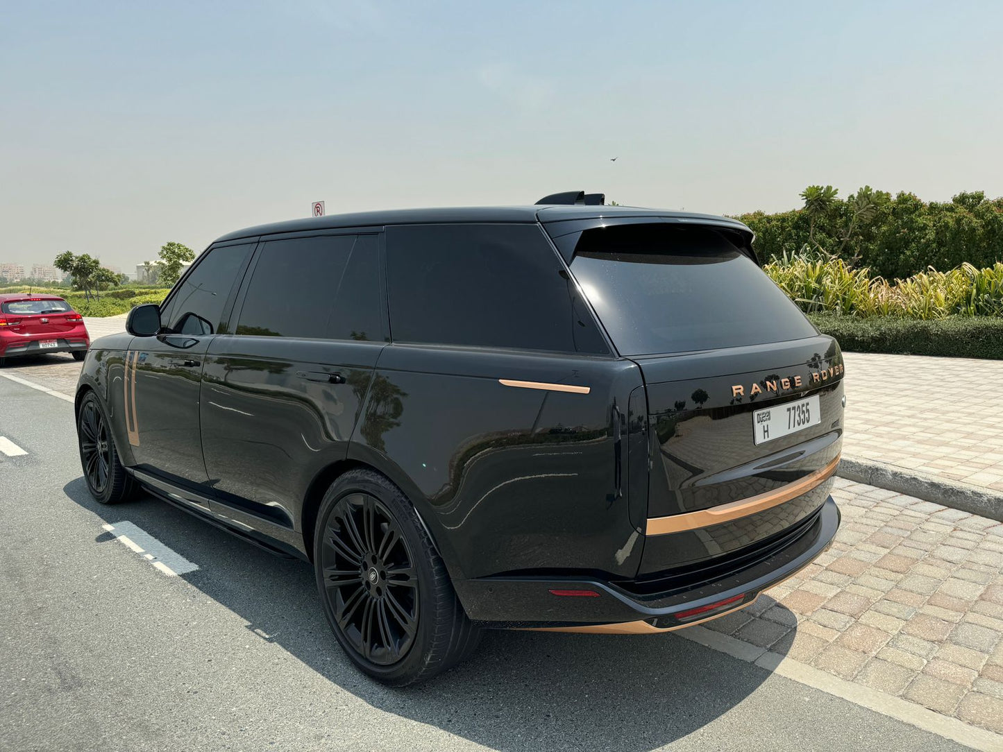 Land Rover Range Rover Vogue 2023 - Top 10 Rent A Car