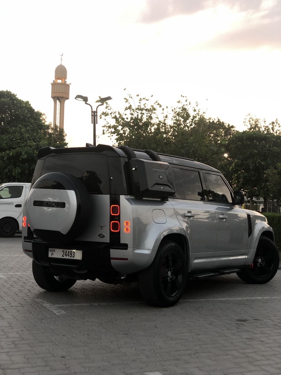 Land Rover Defender 2021 - Top 10 Rent A Car